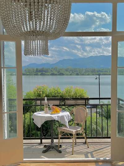 hz/别墅/江边洋房1